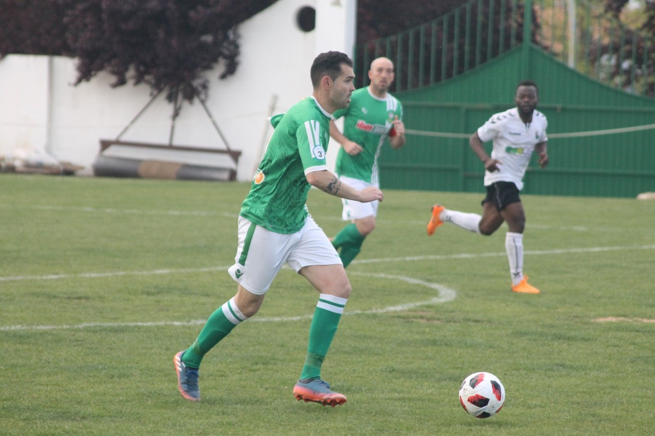 Imágenes del encuentro de la trigésimo primera jornada de Tercera División disputado en el Municipal de San roque y que acabó con 1-2 (31-03-2019)