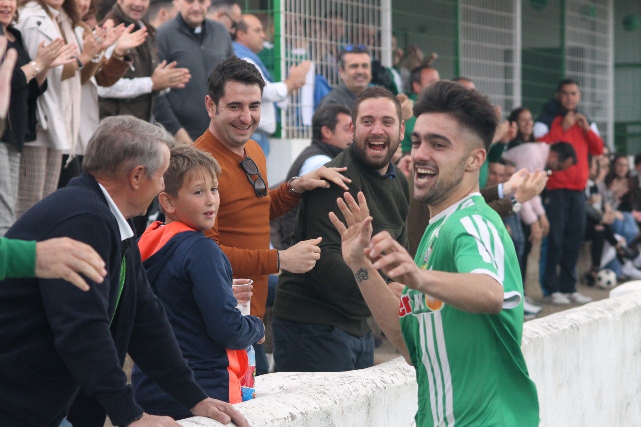 Imágenes del encuentro de la trigésimo primera jornada de Tercera División disputado en el Municipal de San roque y que acabó con 1-2 (31-03-2019)