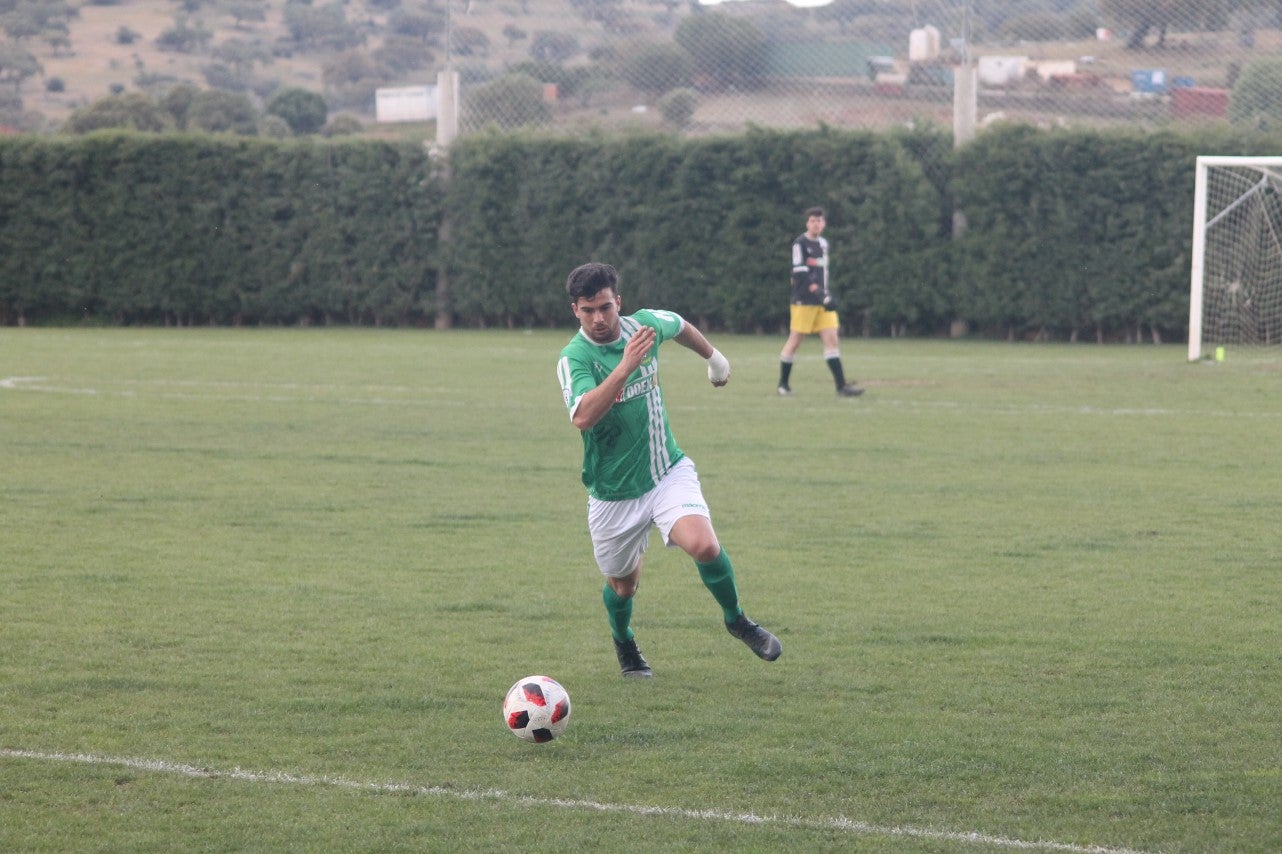Imágenes del encuentro de la trigésimo primera jornada de Tercera División disputado en el Municipal de San roque y que acabó con 1-2 (31-03-2019)