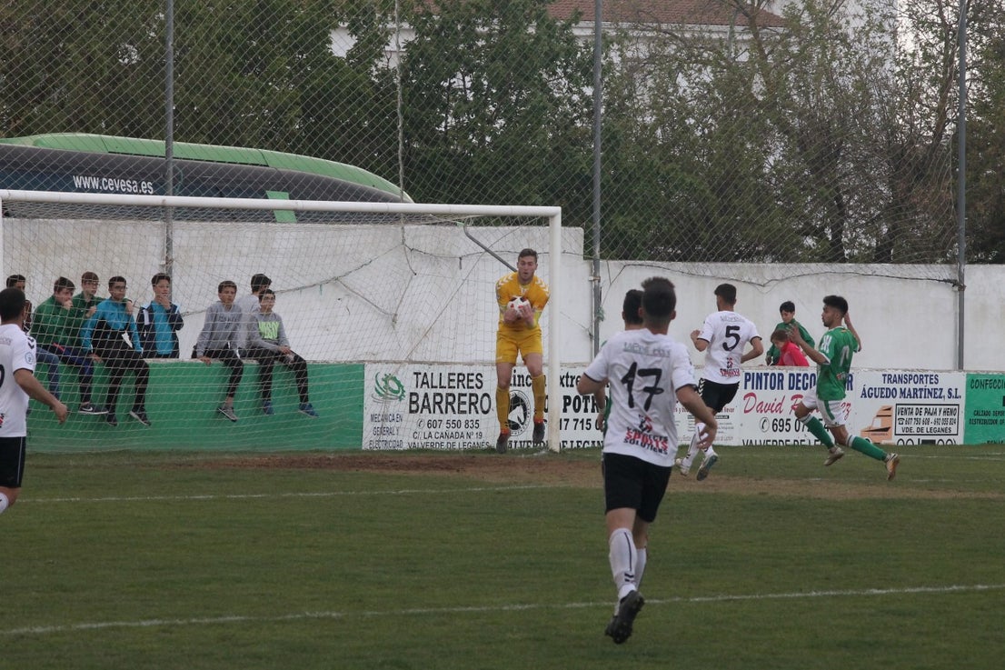 Imágenes del encuentro de la trigésimo primera jornada de Tercera División disputado en el Municipal de San roque y que acabó con 1-2 (31-03-2019)