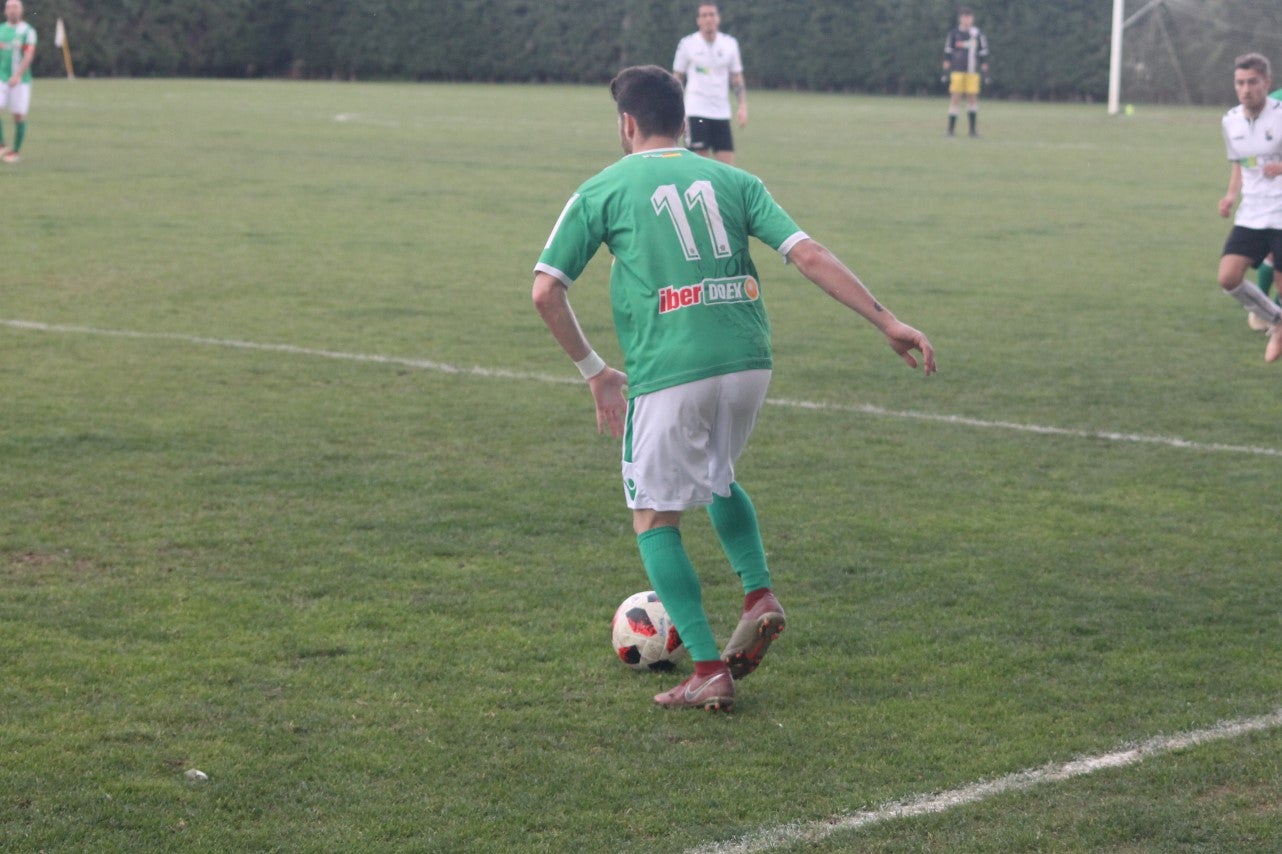 Imágenes del encuentro de la trigésimo primera jornada de Tercera División disputado en el Municipal de San roque y que acabó con 1-2 (31-03-2019)