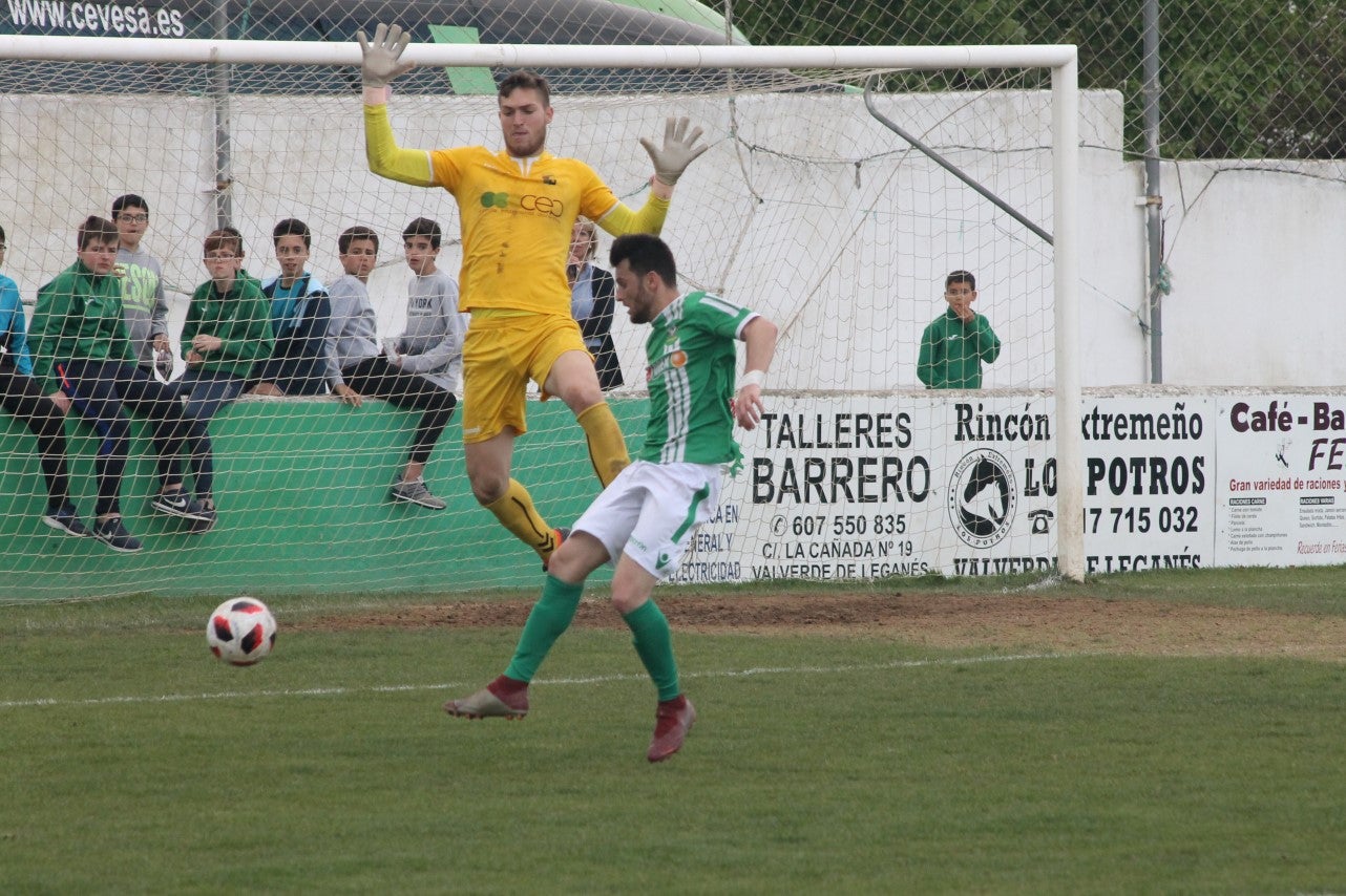 Imágenes del encuentro de la trigésimo primera jornada de Tercera División disputado en el Municipal de San roque y que acabó con 1-2 (31-03-2019)