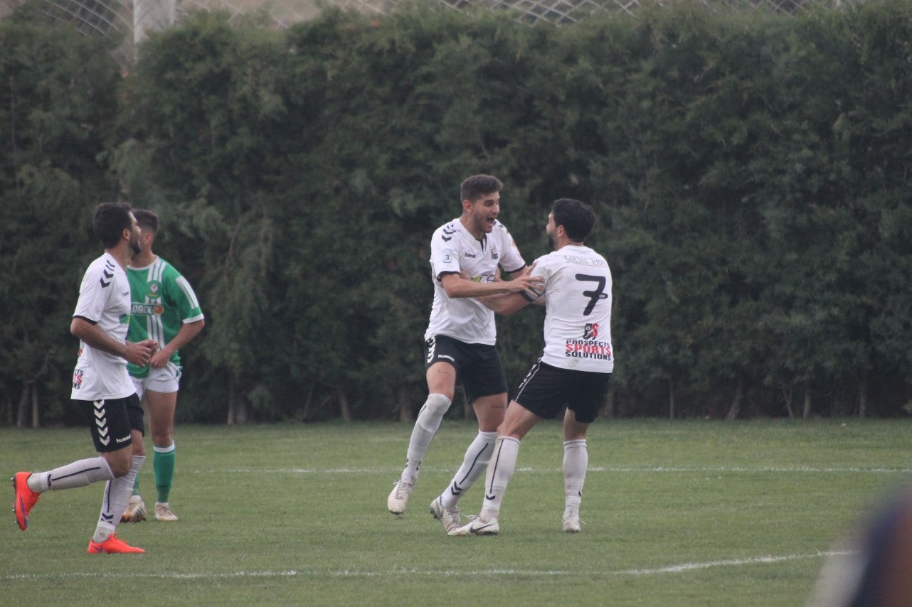 Imágenes del encuentro de la trigésimo primera jornada de Tercera División disputado en el Municipal de San roque y que acabó con 1-2 (31-03-2019)