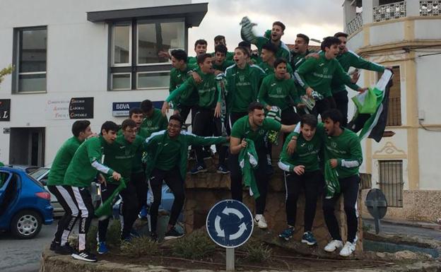 Celebración de los valverdeños en La Goleta