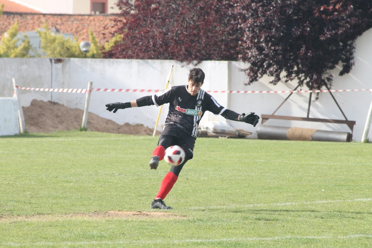 Imágenes del encuentro de la 33ª jornada de liga de la Tercera División disputado en el Municipal de San Roque y que finalizó con 2-1 (14-04-2019)