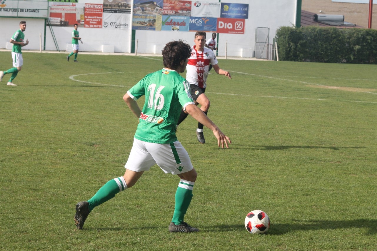 Imágenes del encuentro de la 33ª jornada de liga de la Tercera División disputado en el Municipal de San Roque y que finalizó con 2-1 (14-04-2019)