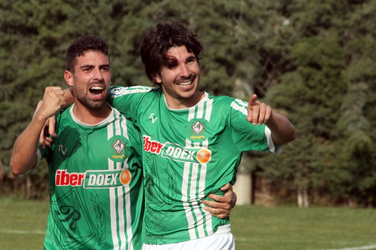 Imágenes del encuentro de la 33ª jornada de liga de la Tercera División disputado en el Municipal de San Roque y que finalizó con 2-1 (14-04-2019)