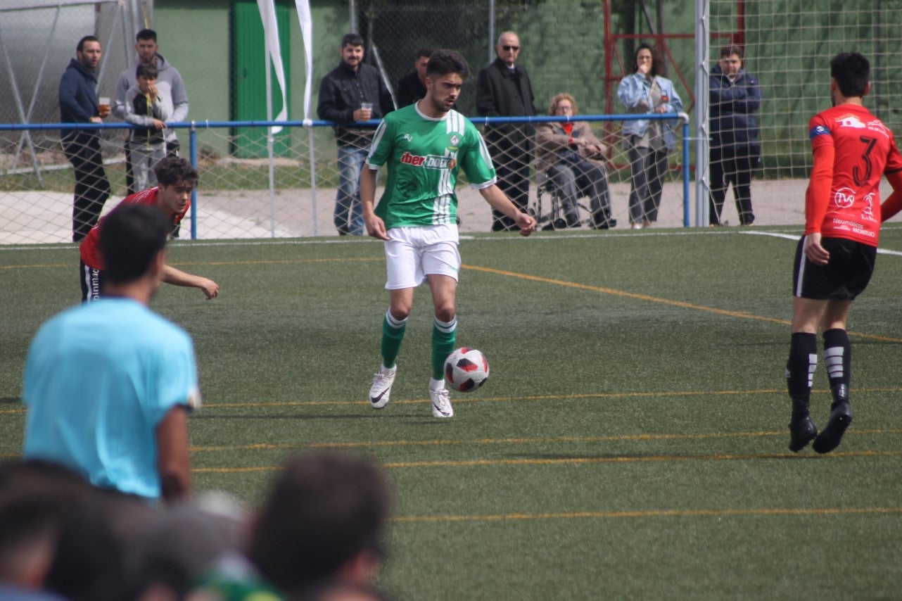 Algunas imágenes del encuentro de la 34ª jornada de Tercera División disputado en Montijo, y que finalizó con empate a uno (18-04-2019)