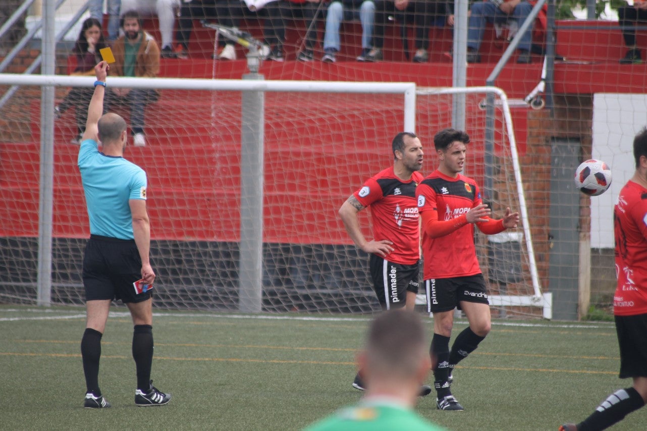Algunas imágenes del encuentro de la 34ª jornada de Tercera División disputado en Montijo, y que finalizó con empate a uno (18-04-2019)