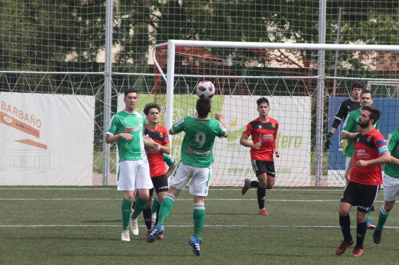 Algunas imágenes del encuentro de la 34ª jornada de Tercera División disputado en Montijo, y que finalizó con empate a uno (18-04-2019)