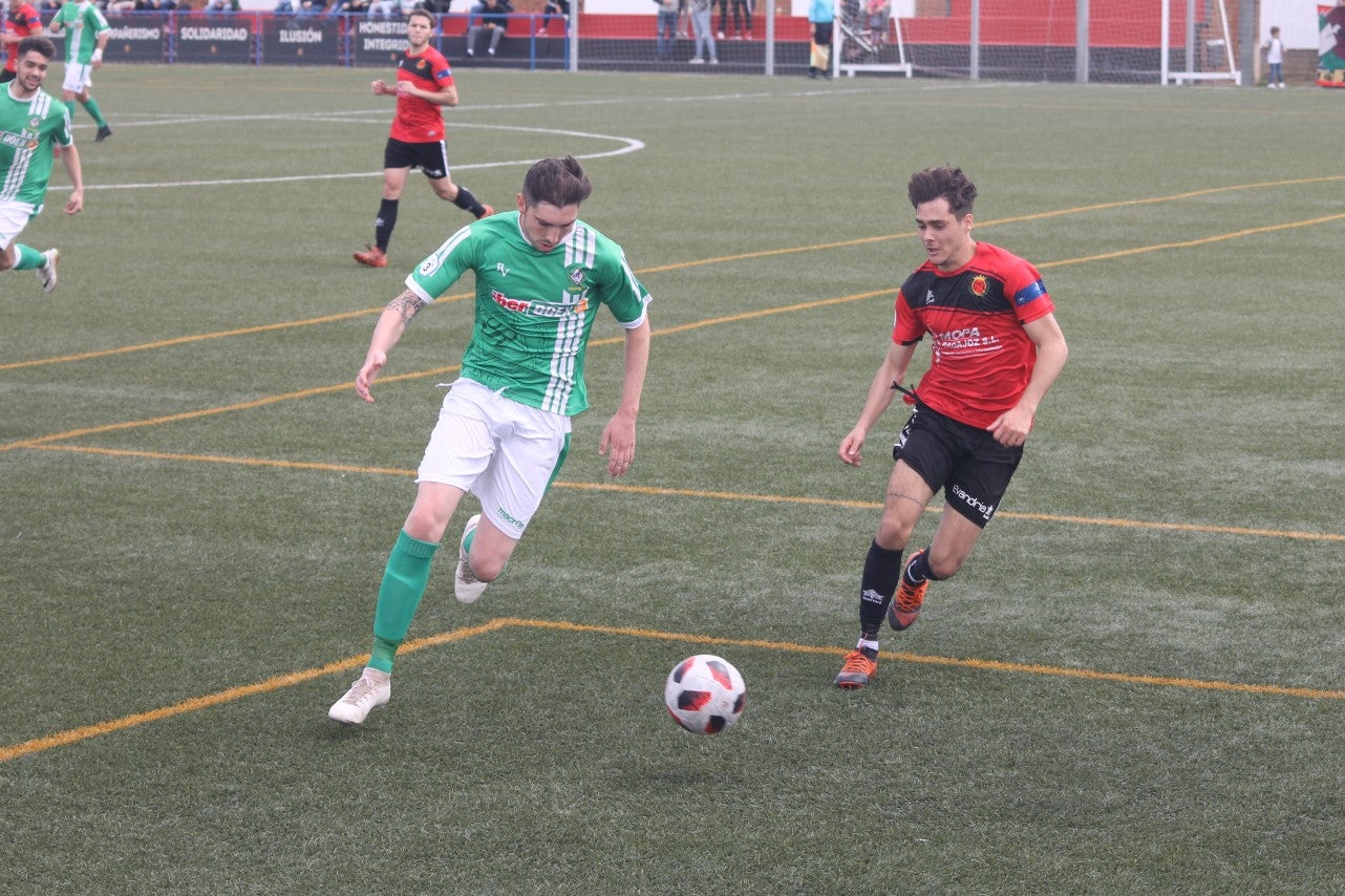 Algunas imágenes del encuentro de la 34ª jornada de Tercera División disputado en Montijo, y que finalizó con empate a uno (18-04-2019)