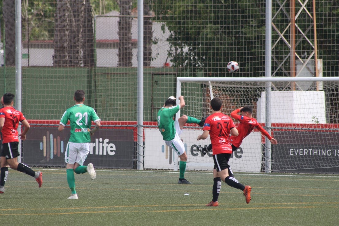 Algunas imágenes del encuentro de la 34ª jornada de Tercera División disputado en Montijo, y que finalizó con empate a uno (18-04-2019)