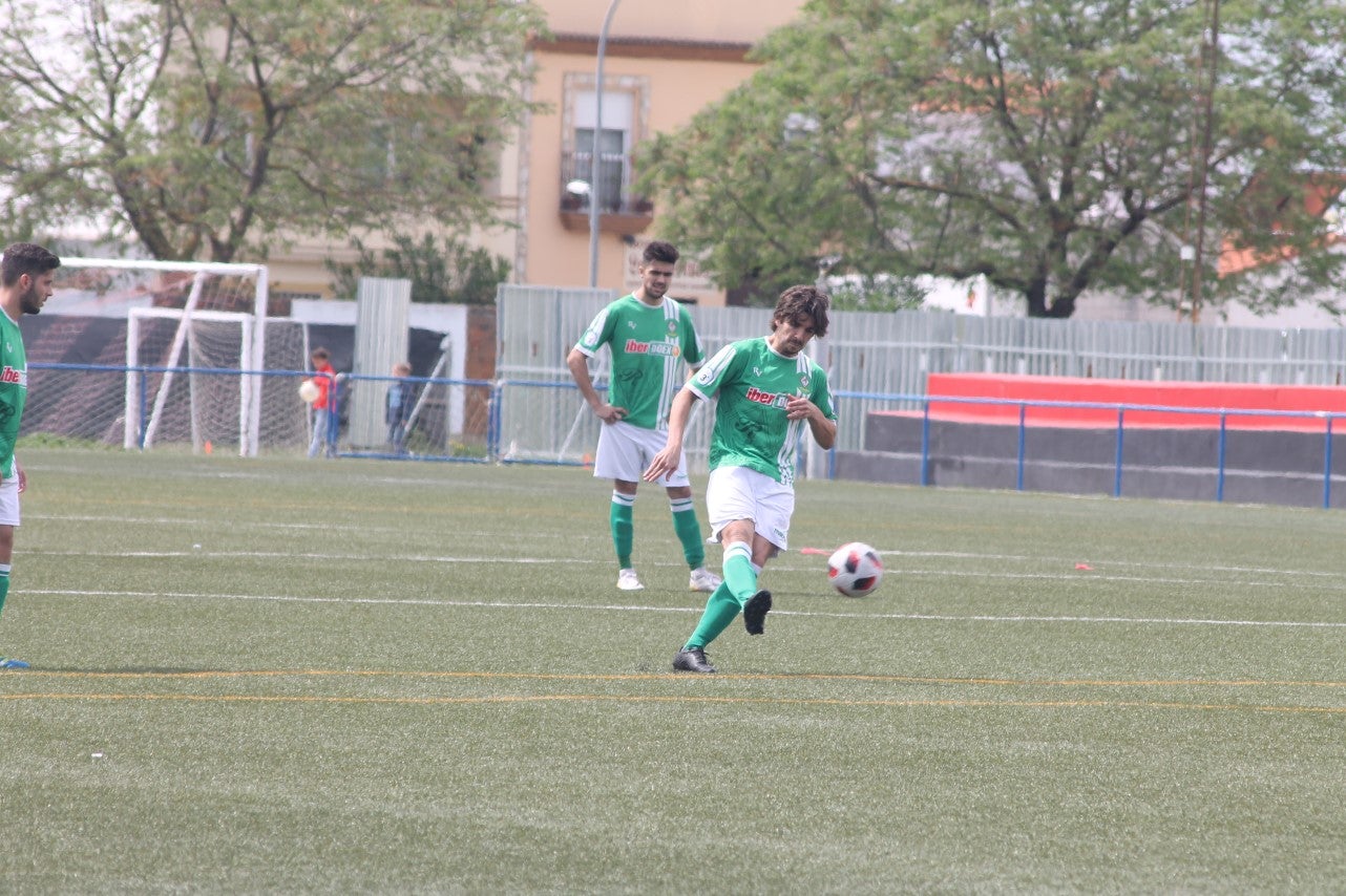 Algunas imágenes del encuentro de la 34ª jornada de Tercera División disputado en Montijo, y que finalizó con empate a uno (18-04-2019)
