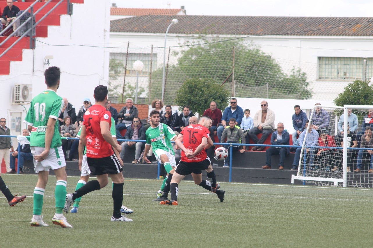 Algunas imágenes del encuentro de la 34ª jornada de Tercera División disputado en Montijo, y que finalizó con empate a uno (18-04-2019)