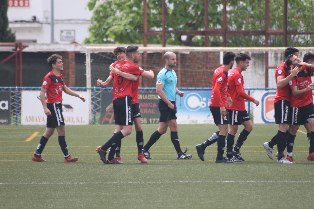 Algunas imágenes del encuentro de la 34ª jornada de Tercera División disputado en Montijo, y que finalizó con empate a uno (18-04-2019)