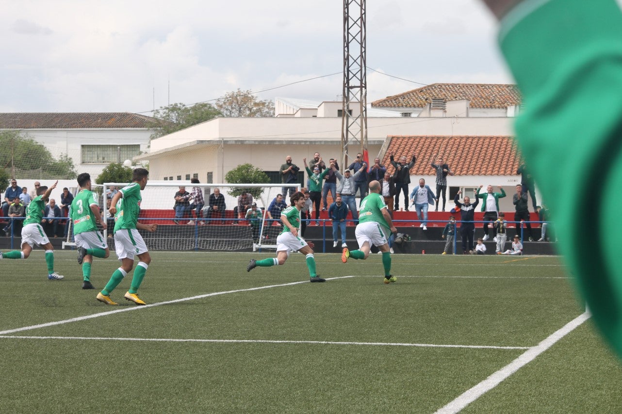 Algunas imágenes del encuentro de la 34ª jornada de Tercera División disputado en Montijo, y que finalizó con empate a uno (18-04-2019)