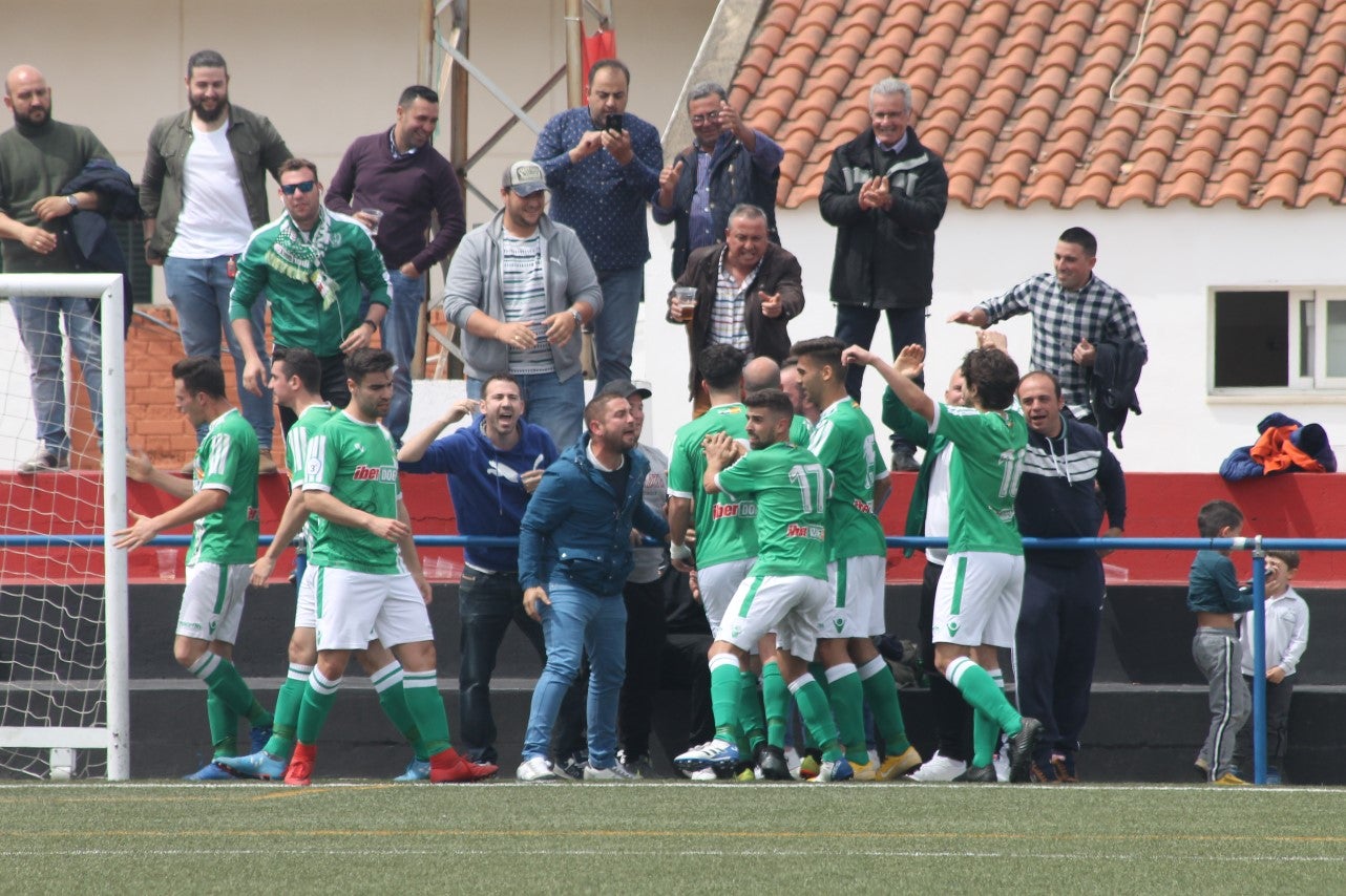 Algunas imágenes del encuentro de la 34ª jornada de Tercera División disputado en Montijo, y que finalizó con empate a uno (18-04-2019)