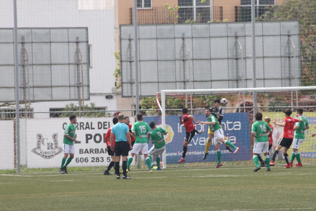 Algunas imágenes del encuentro de la 34ª jornada de Tercera División disputado en Montijo, y que finalizó con empate a uno (18-04-2019)