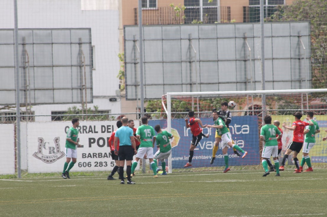 Algunas imágenes del encuentro de la 34ª jornada de Tercera División disputado en Montijo, y que finalizó con empate a uno (18-04-2019)