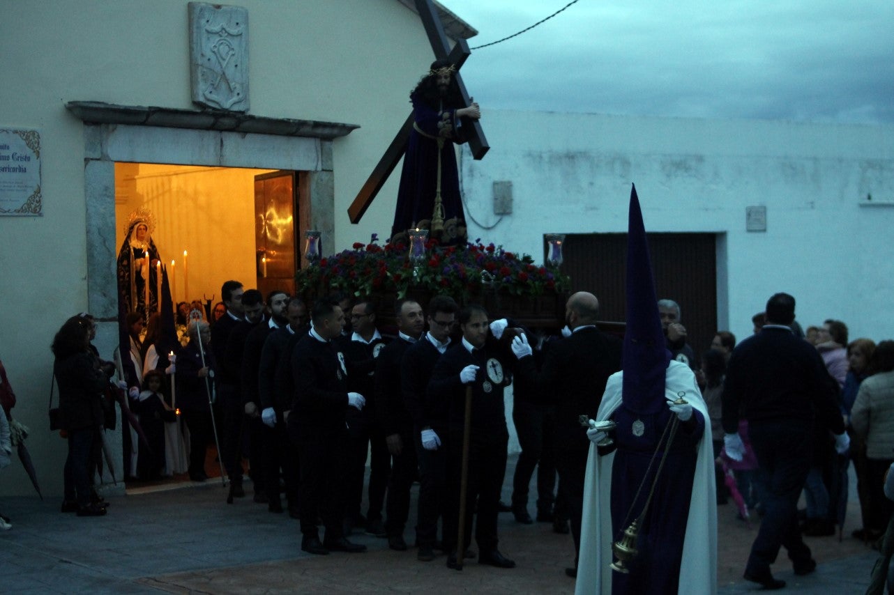 Imágenes de la procesión de Nuestro Señor Jesús Nazareno y la Virgen de los Dolores (17-04-2019)