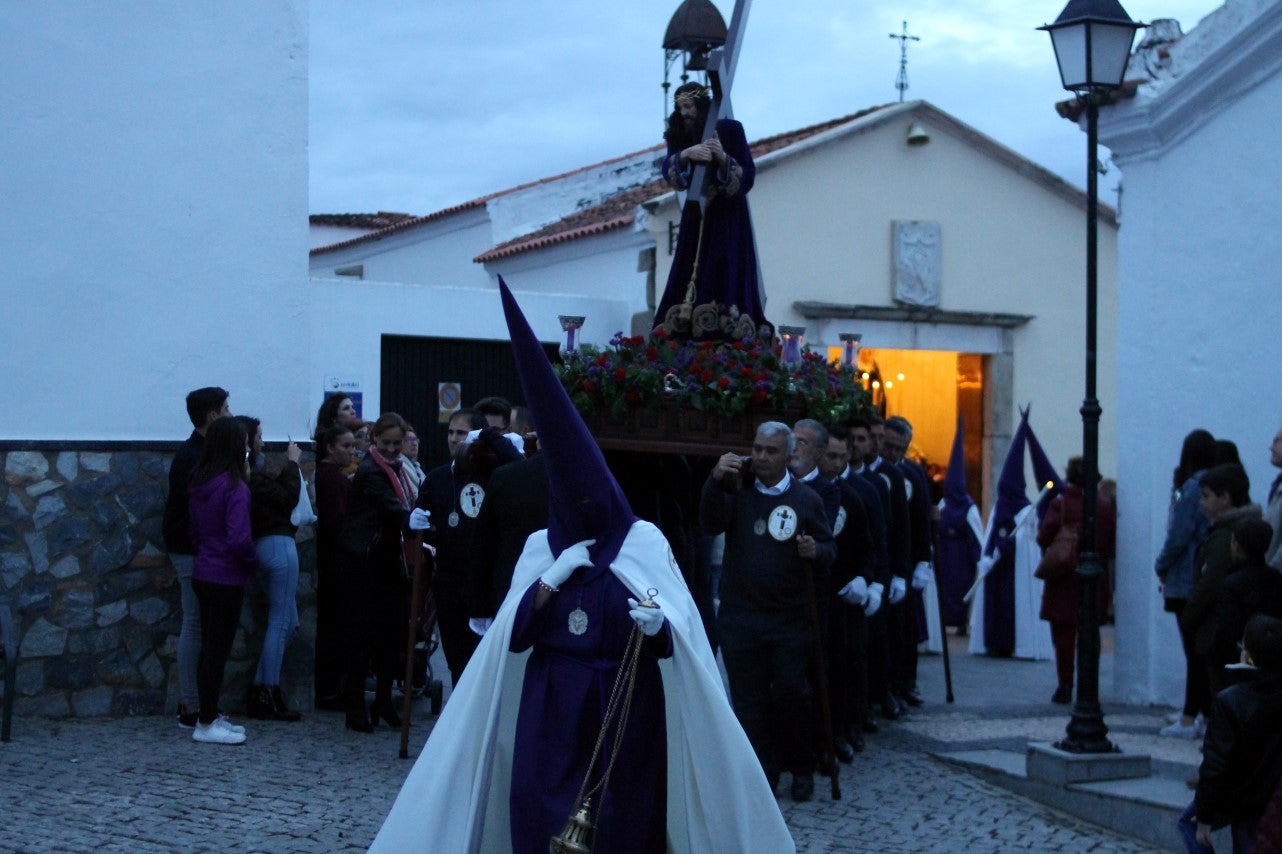 Imágenes de la procesión de Nuestro Señor Jesús Nazareno y la Virgen de los Dolores (17-04-2019)
