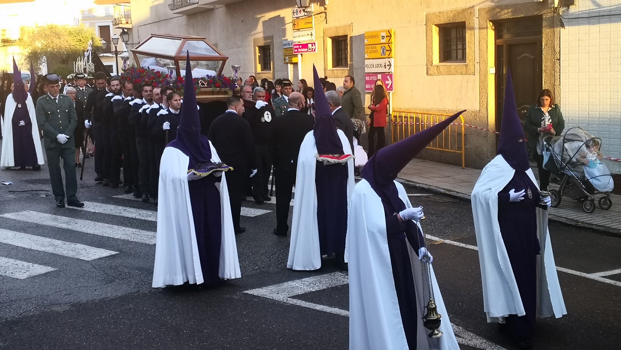 Algunas imágenes de la Procesión del Santo Entierro celebrada el Viernes Santo (19-04-2019)
