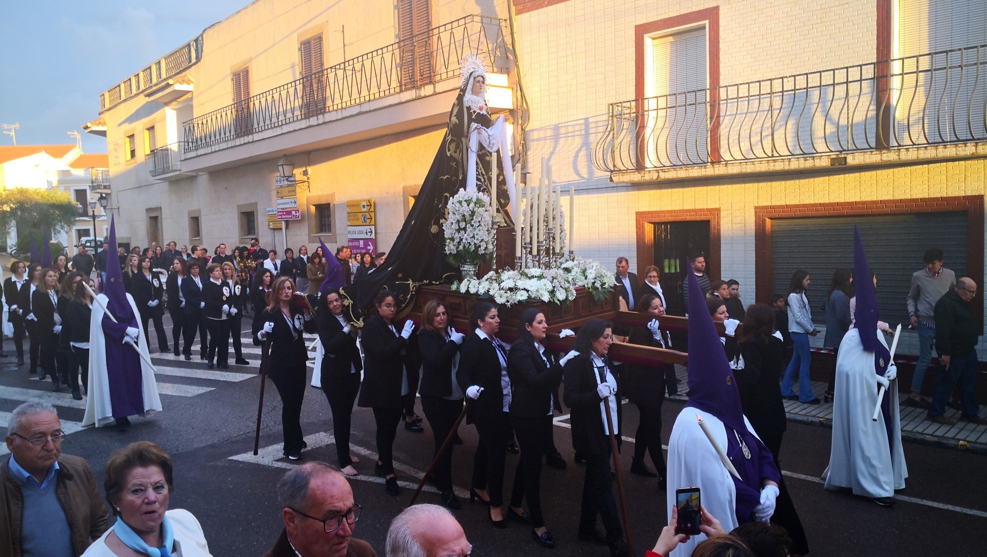 Algunas imágenes de la Procesión del Santo Entierro celebrada el Viernes Santo (19-04-2019)