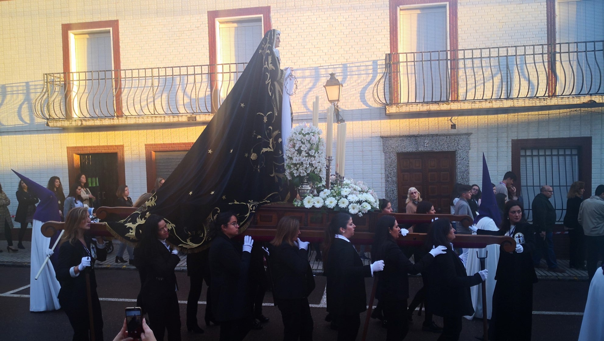 Algunas imágenes de la Procesión del Santo Entierro celebrada el Viernes Santo (19-04-2019)