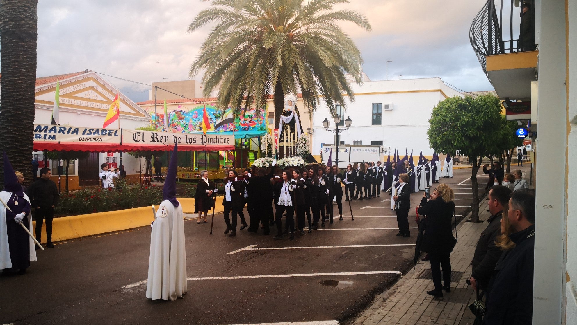 Algunas imágenes de la Procesión del Santo Entierro celebrada el Viernes Santo (19-04-2019)