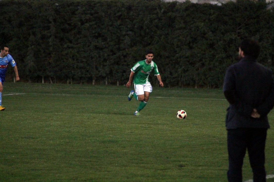 Imágenes del encuentro de la 35ª jornada de liga en Tercera División disputado en el Municipal de San Roque y que finalizó 2-1