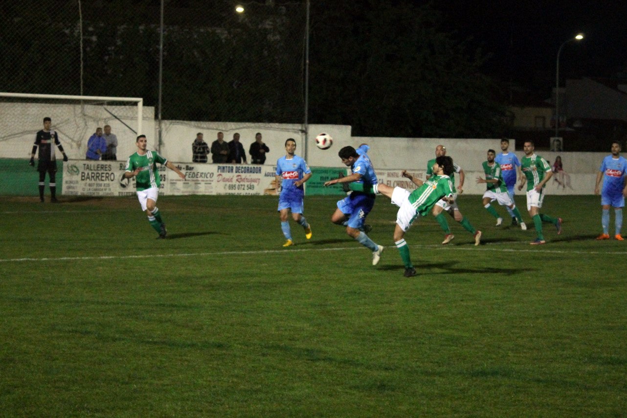 Imágenes del encuentro de la 35ª jornada de liga en Tercera División disputado en el Municipal de San Roque y que finalizó 2-1