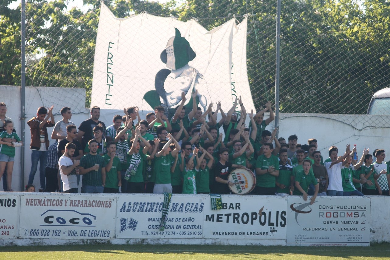 Imágenes del encuentro de la 37ª jornada de liga de Tercera División disputado en el Municipal de San Roque y que terminó 0-2 (12-05-2019)