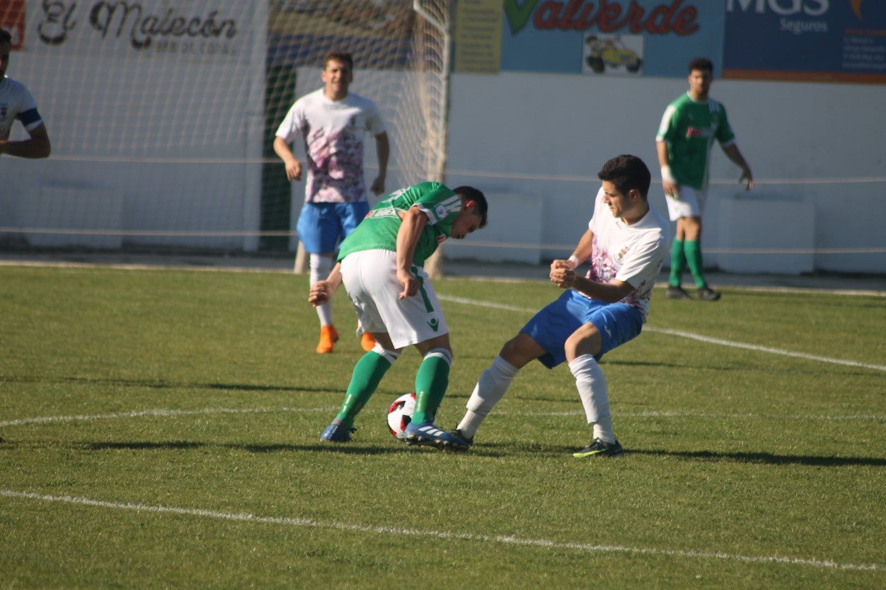 Imágenes del encuentro de la 37ª jornada de liga de Tercera División disputado en el Municipal de San Roque y que terminó 0-2 (12-05-2019)