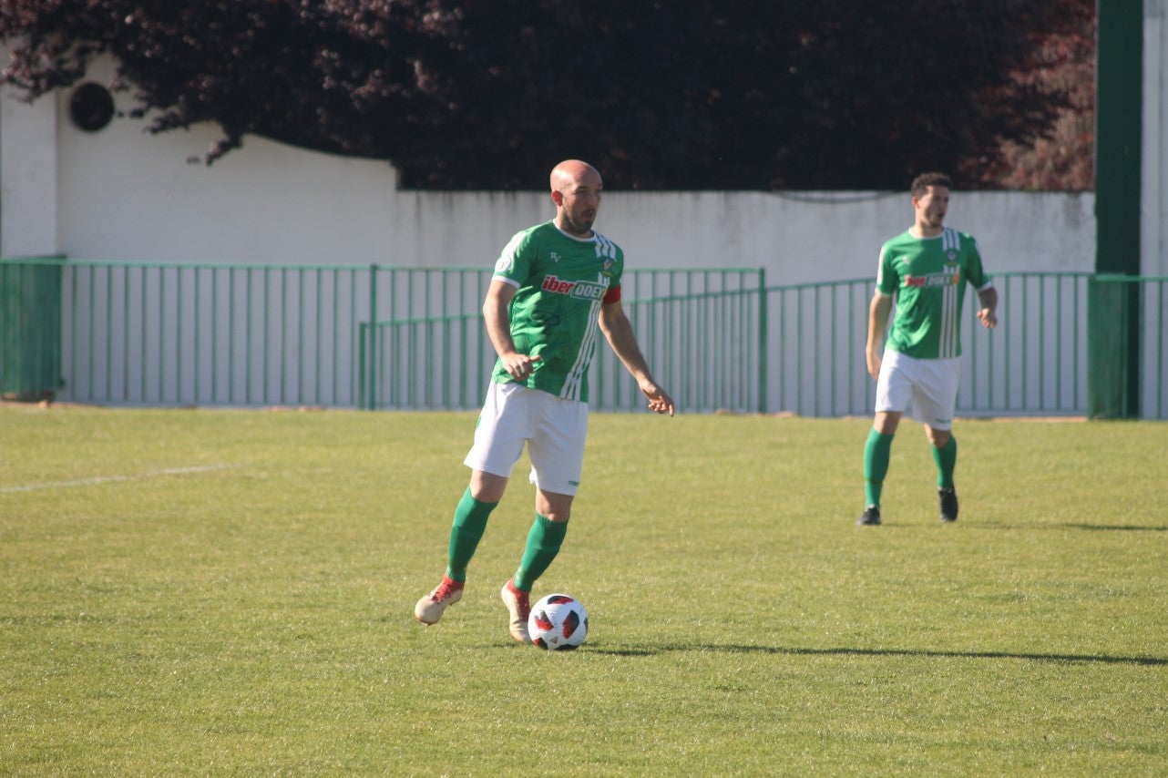 Imágenes del encuentro de la 37ª jornada de liga de Tercera División disputado en el Municipal de San Roque y que terminó 0-2 (12-05-2019)