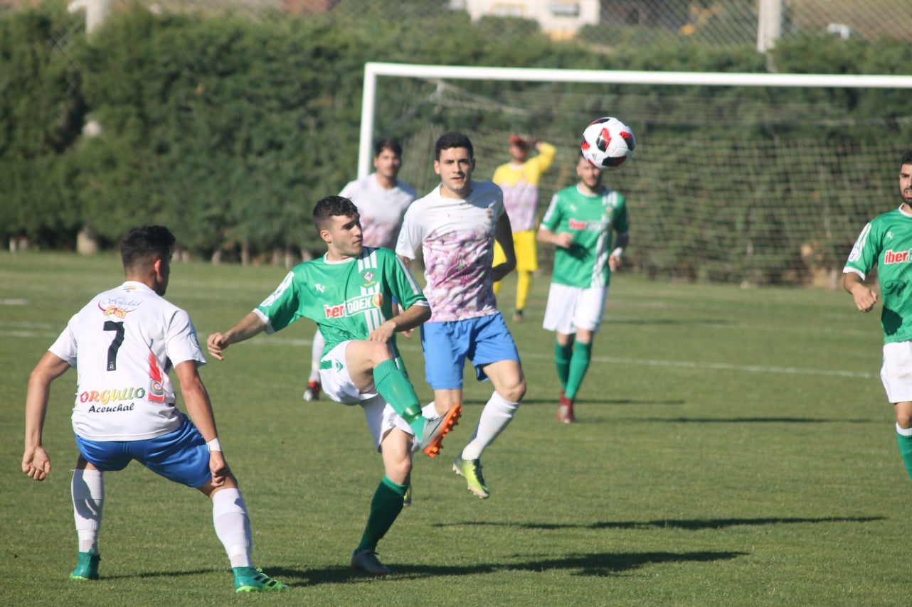 Imágenes del encuentro de la 37ª jornada de liga de Tercera División disputado en el Municipal de San Roque y que terminó 0-2 (12-05-2019)