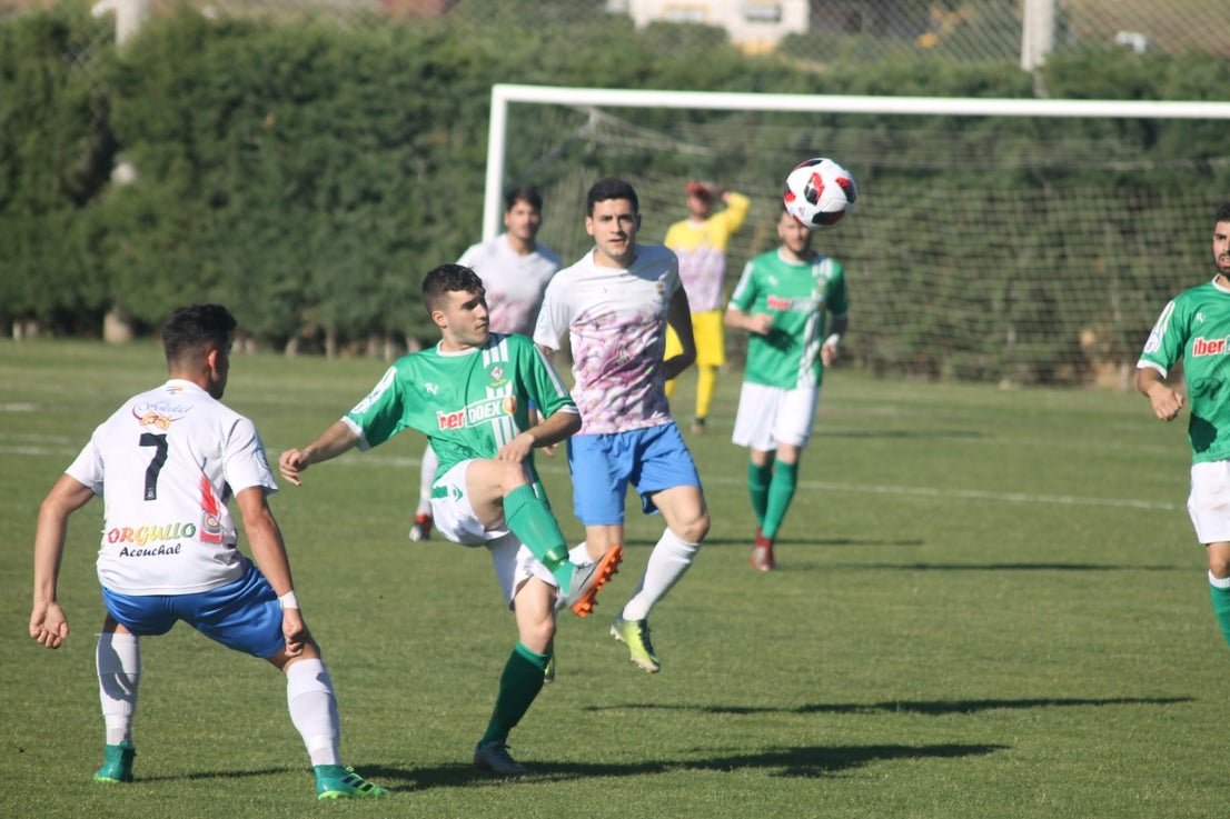 Imágenes del encuentro de la 37ª jornada de liga de Tercera División disputado en el Municipal de San Roque y que terminó 0-2 (12-05-2019)