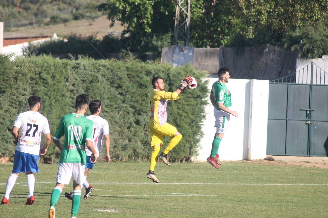 Imágenes del encuentro de la 37ª jornada de liga de Tercera División disputado en el Municipal de San Roque y que terminó 0-2 (12-05-2019)