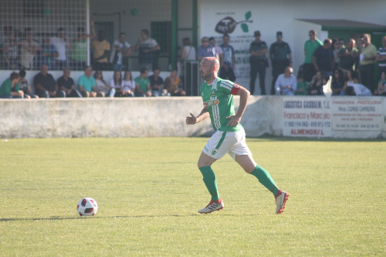 Imágenes del encuentro de la 37ª jornada de liga de Tercera División disputado en el Municipal de San Roque y que terminó 0-2 (12-05-2019)