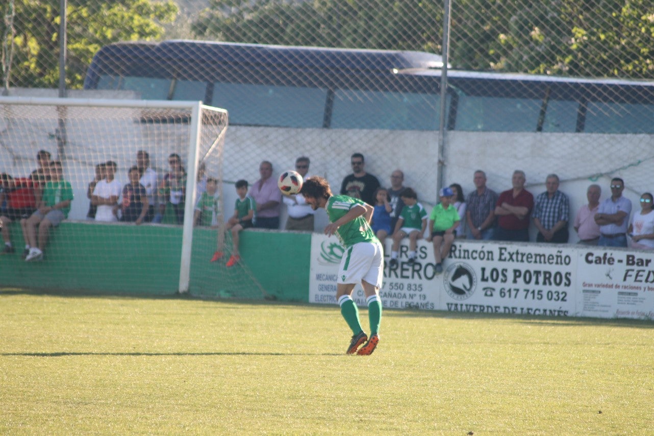 Imágenes del encuentro de la 37ª jornada de liga de Tercera División disputado en el Municipal de San Roque y que terminó 0-2 (12-05-2019)