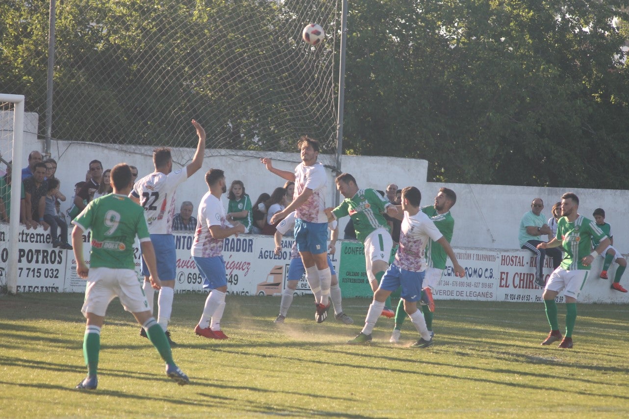 Imágenes del encuentro de la 37ª jornada de liga de Tercera División disputado en el Municipal de San Roque y que terminó 0-2 (12-05-2019)