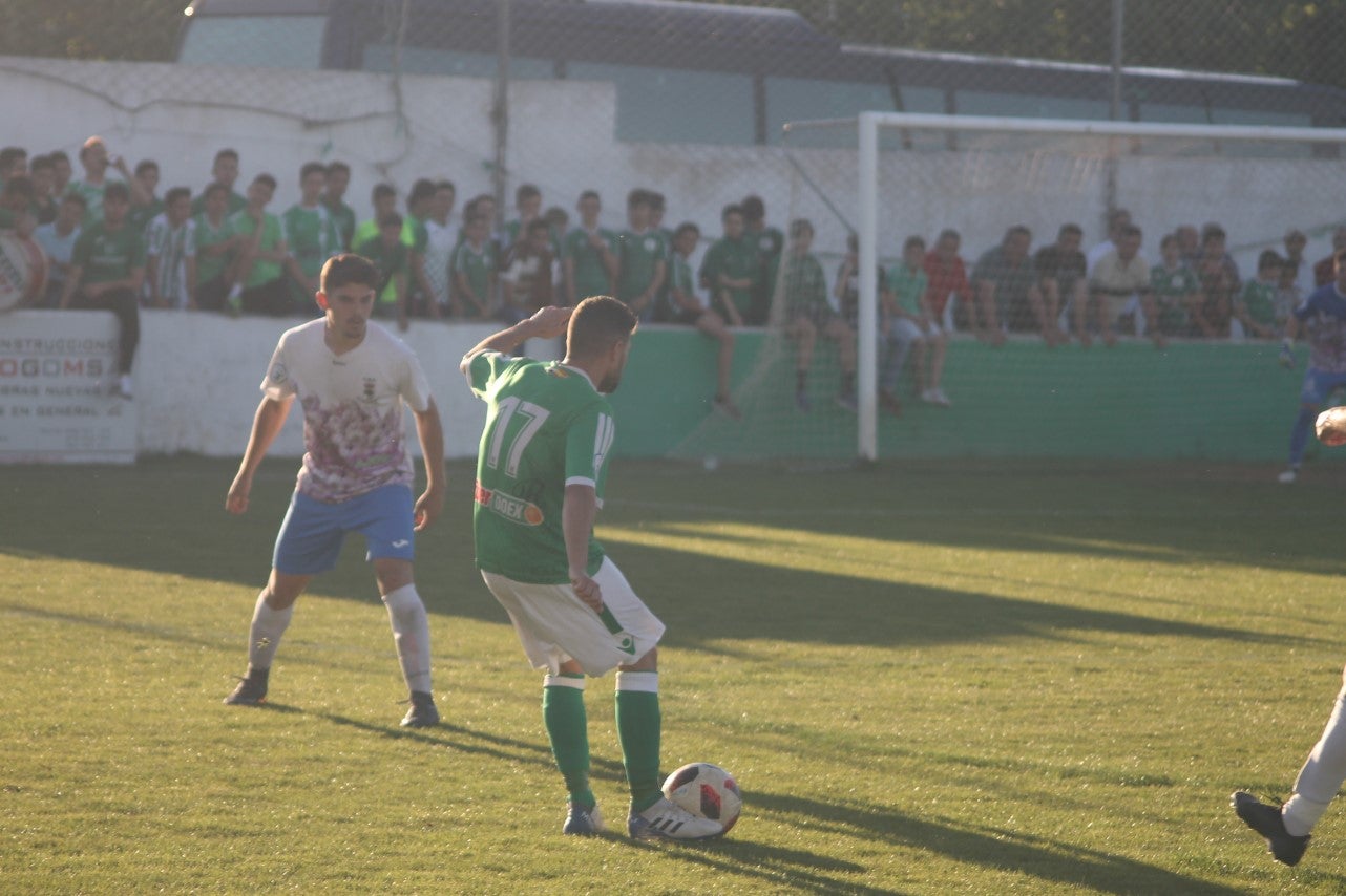Imágenes del encuentro de la 37ª jornada de liga de Tercera División disputado en el Municipal de San Roque y que terminó 0-2 (12-05-2019)