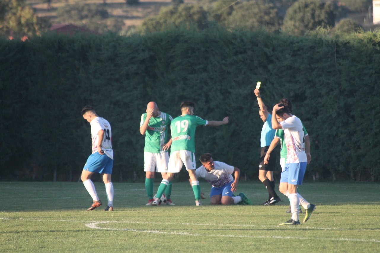 Imágenes del encuentro de la 37ª jornada de liga de Tercera División disputado en el Municipal de San Roque y que terminó 0-2 (12-05-2019)