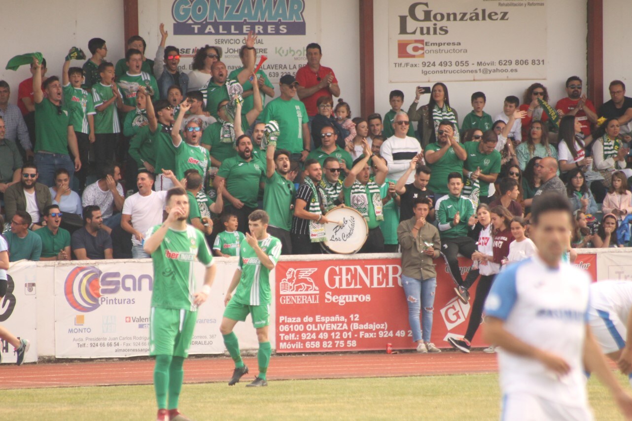Algunas imágenes del último encuentro de liga de Tercera División disputado en la Ciudad Deportiva de Olivenza y que acabó 3-1 (19-05-2019)