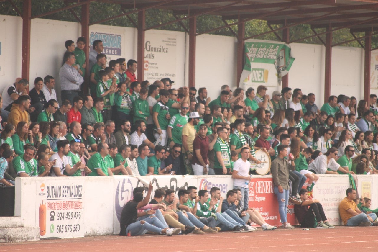 Algunas imágenes del último encuentro de liga de Tercera División disputado en la Ciudad Deportiva de Olivenza y que acabó 3-1 (19-05-2019)