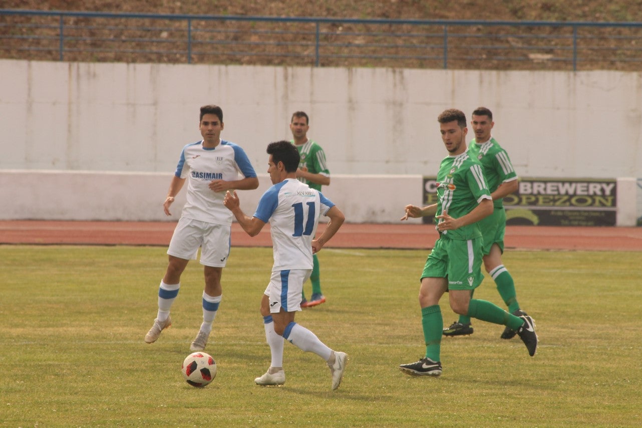 Algunas imágenes del último encuentro de liga de Tercera División disputado en la Ciudad Deportiva de Olivenza y que acabó 3-1 (19-05-2019)