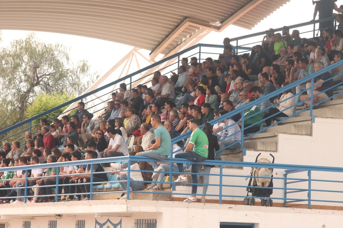 Algunas imágenes del último encuentro de liga de Tercera División disputado en la Ciudad Deportiva de Olivenza y que acabó 3-1 (19-05-2019)