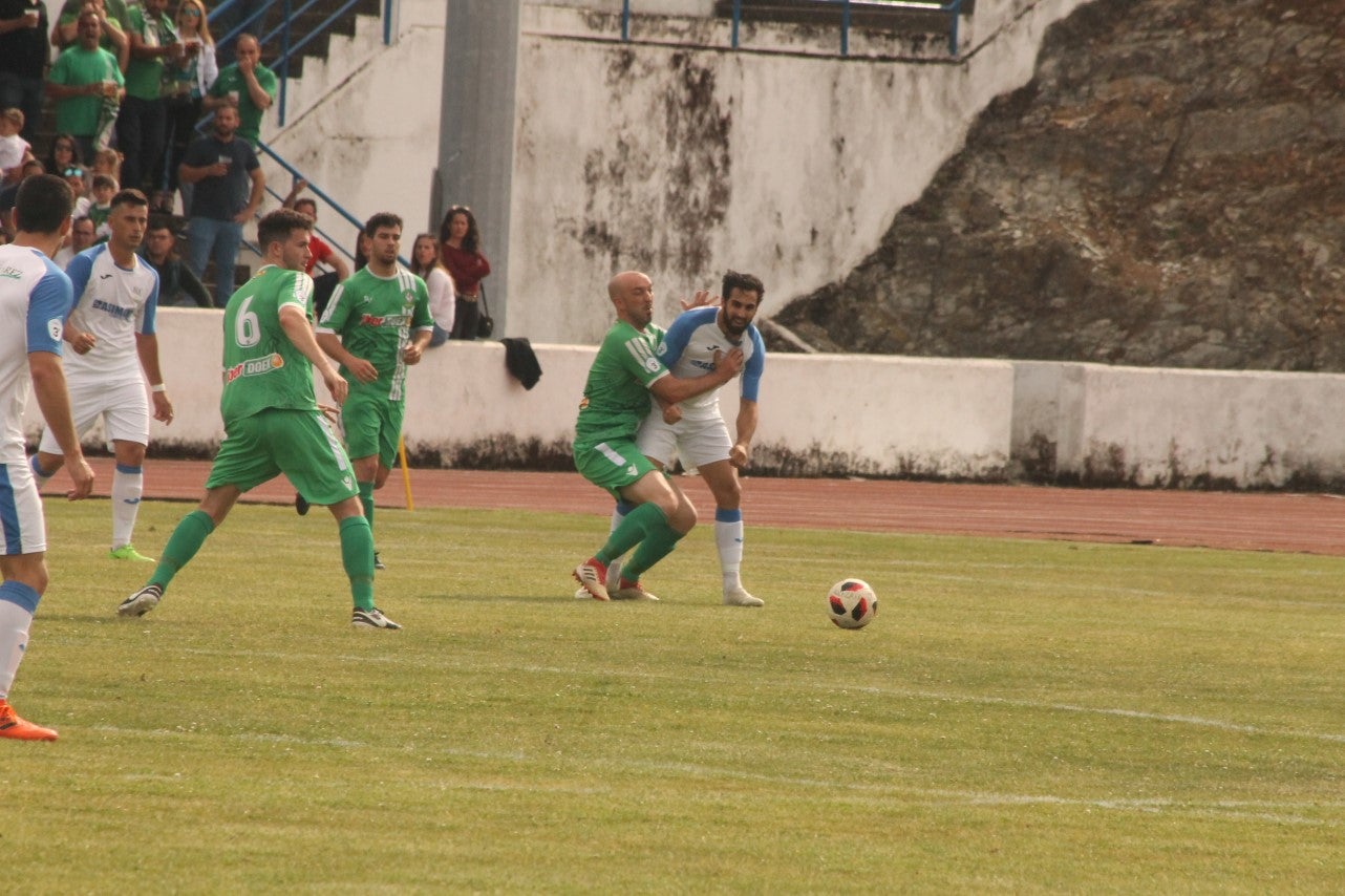 Algunas imágenes del último encuentro de liga de Tercera División disputado en la Ciudad Deportiva de Olivenza y que acabó 3-1 (19-05-2019)
