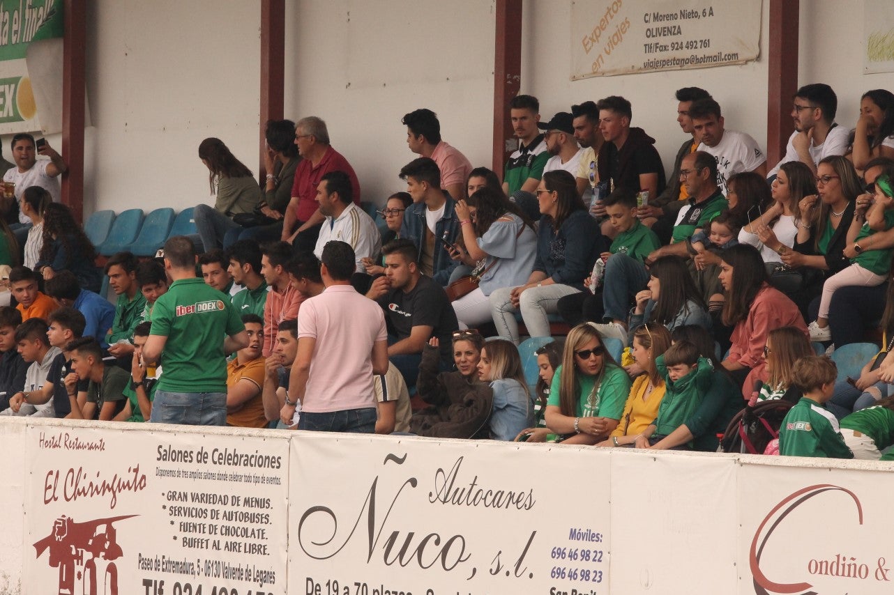 Algunas imágenes del último encuentro de liga de Tercera División disputado en la Ciudad Deportiva de Olivenza y que acabó 3-1 (19-05-2019)