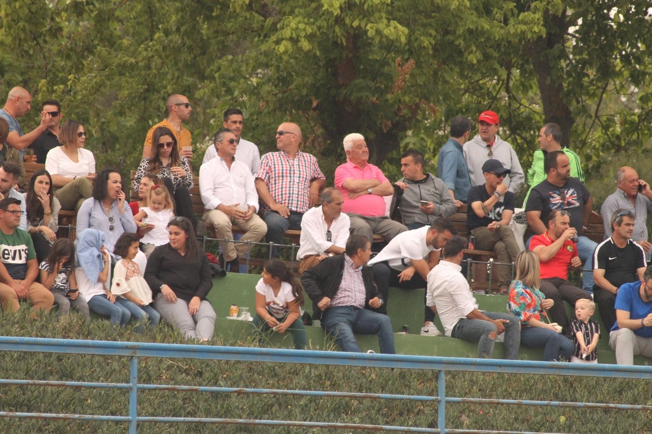 Algunas imágenes del último encuentro de liga de Tercera División disputado en la Ciudad Deportiva de Olivenza y que acabó 3-1 (19-05-2019)