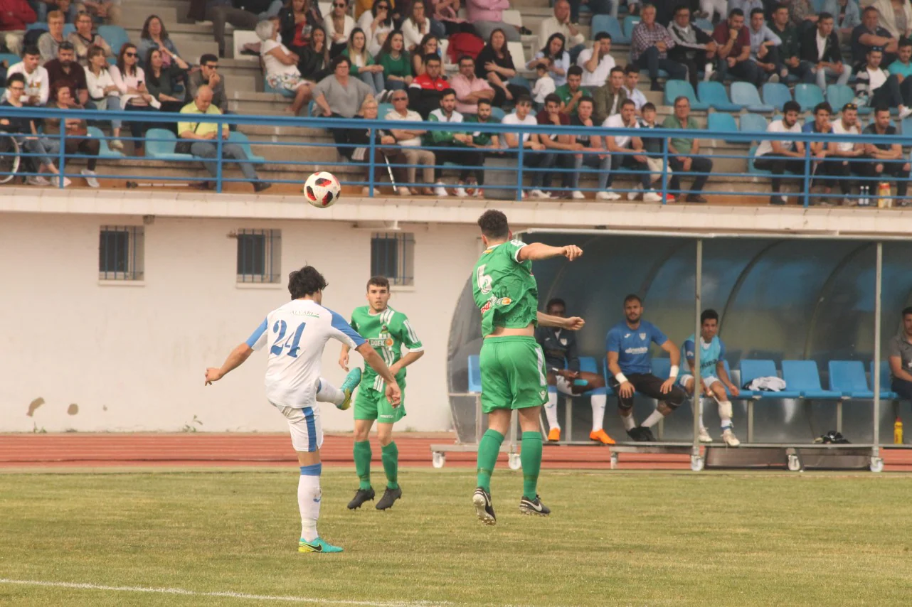 Algunas imágenes del último encuentro de liga de Tercera División disputado en la Ciudad Deportiva de Olivenza y que acabó 3-1 (19-05-2019)